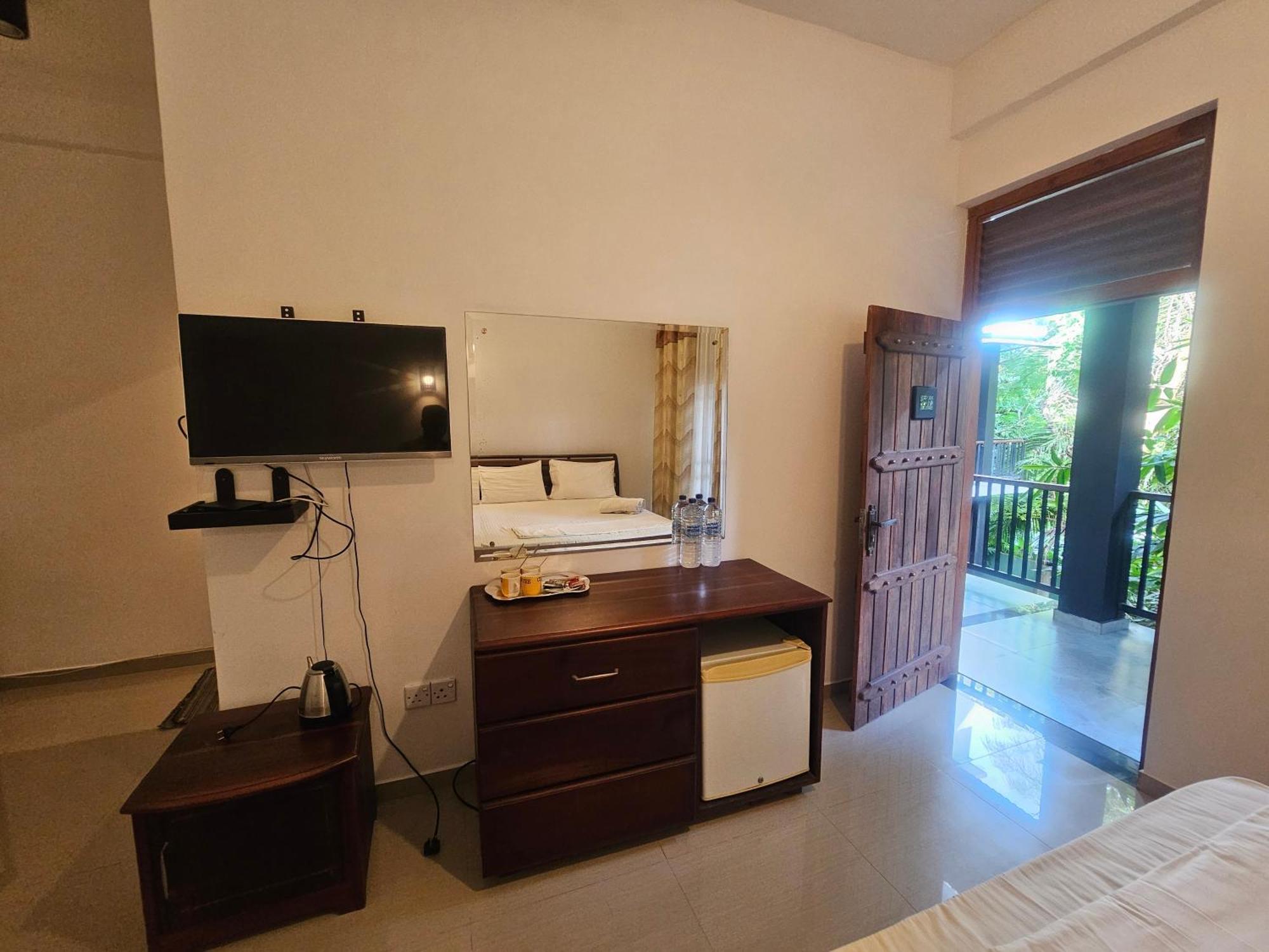Yala Safari Resort Tissamaharama Eksteriør billede